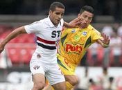 Com o pé direito e nas mãos de Ceni, São Paulo bate o Mirassol