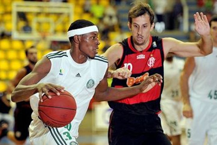 Fla derrota Palmeiras e vence a 13ª consecutiva