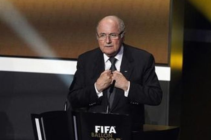 Blatter defende rebaixamento como forma de punir racismo no futebol