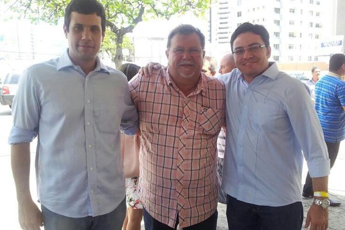 Hugo Wanderley, Anizio Amorim, dos dos articuladores da chapa e o vice França Junior.