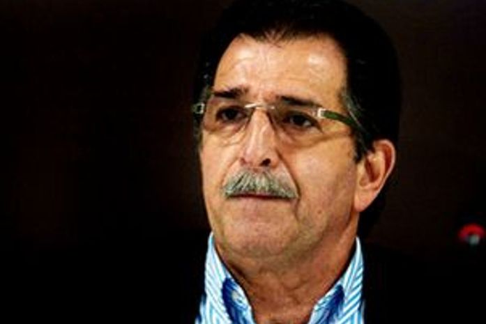 Por reforço para lateral direita, Vasco volta atenção ao mercado