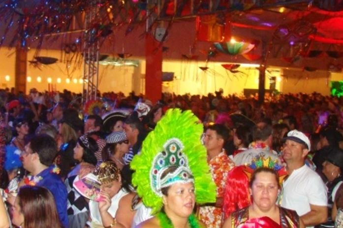 Baile Municipal terá formato beneficente em 2013