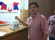 Marcelo Beltrão vota durante eleições na AMA 