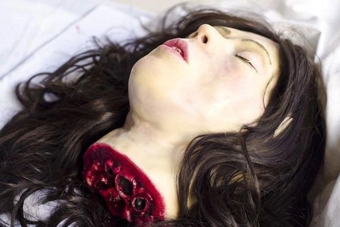 Confeiteira faz bolos inspirados em tortura e assassinato