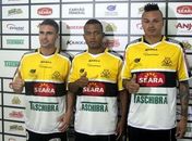 Criciúma apresenta alagoano João Victor como reforço