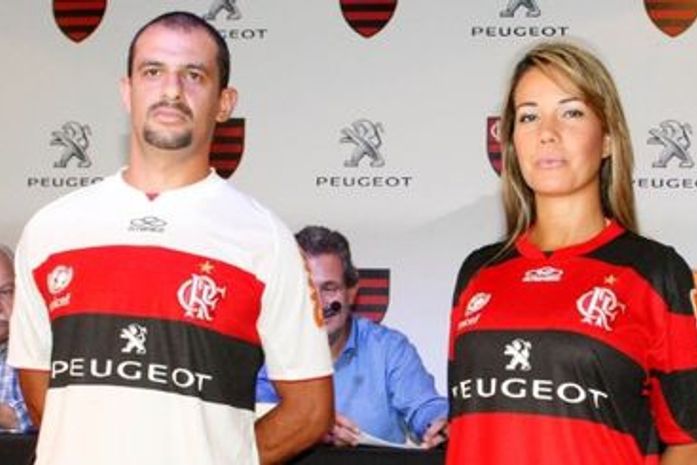 Fla apresenta camisa com novo patrocínio