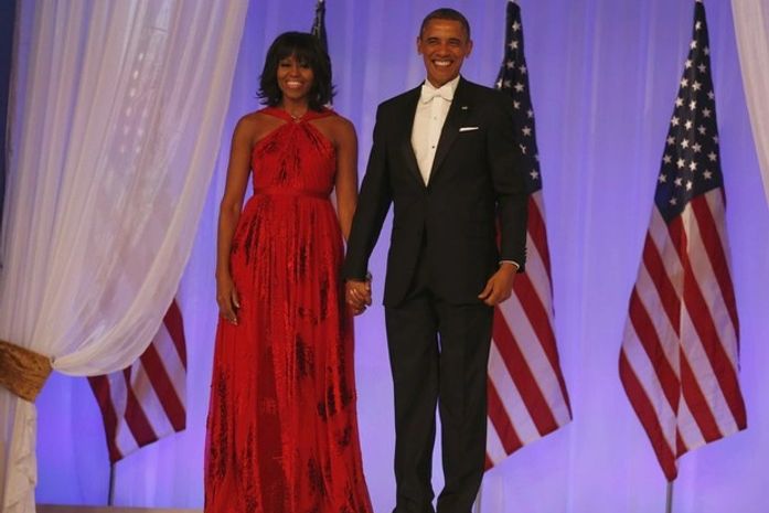Michelle Obama fica leal a Jason Wu em longo para baile inaugural