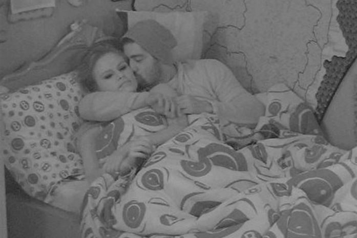 Yuri deita com Natália, abre o coração e pede uma chance para a gaúcha