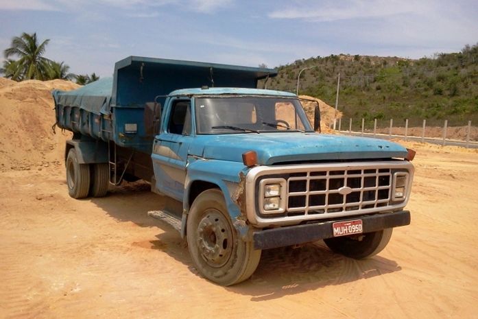 Caminhão foi apreendido no local