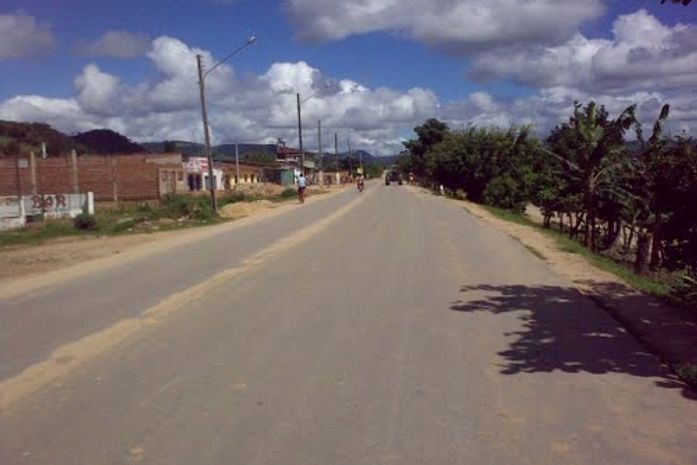 Para fugir de estupro, jovem pula de carro em movimento