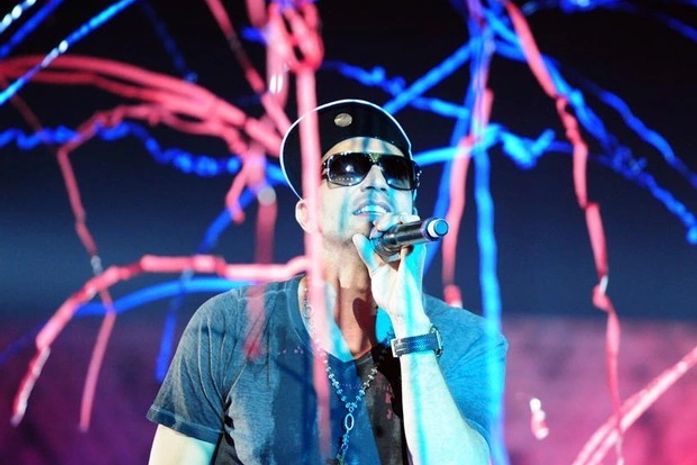 Latino diz que prepara CD '100% autoral' para 'calar a boca' de críticos