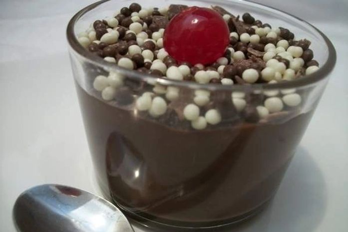 Que tal o strogonof de chocolate? Receita leva leite condensado e nozes