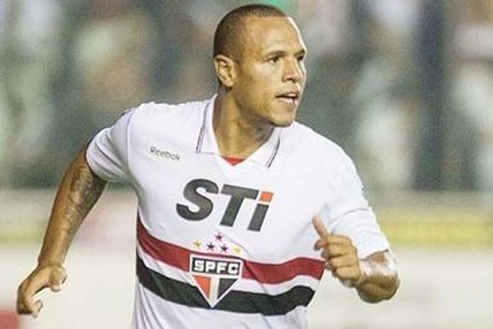 São Paulo passeia no Morumbi, faz 5 no Bolívar e fica perto de vaga