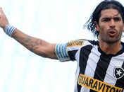 Oswaldo responde a Loco Abreu e diz que ninguém o queria mais no Botafogo