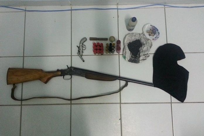 O material foi apreendido e levado à Delegacia Regional de Penedo