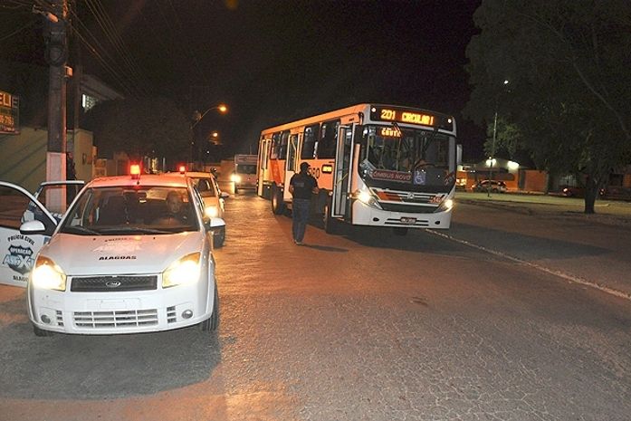 Asfixia combate assaltos a ônibus em Maceió