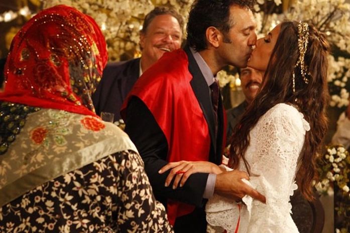 Zyah e Ayla se casam e trocam juras eternas de amor