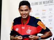 Carlos Eduardo garante: 'A torcida pesou na minha escolha'