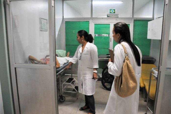 Maternidade permanece com superlotação, mas auditoria da SMS já não encontrou pacientes alojados no chão da unidade.