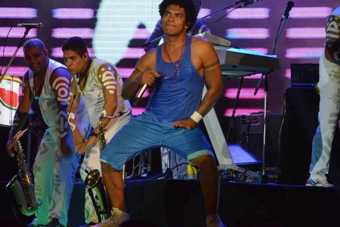 Carnaval 2013:com "frio na barriga", Timbalada faz último ensaio de verão