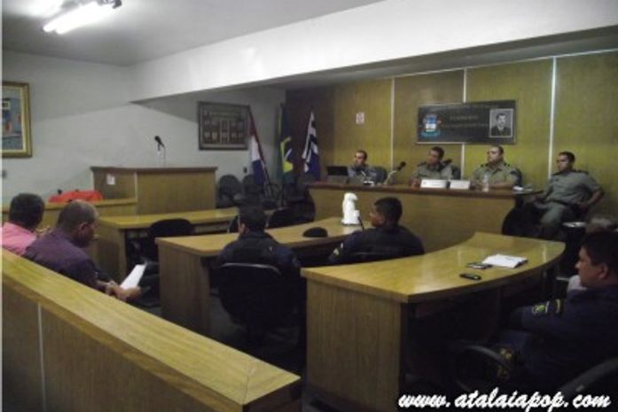 4ª Companhia de Policia Militar realizou reunião para discutir planejamento do carnaval 2012 em: Atalaia, Chã Preta, Viçosa, Capela e Cajueiro.