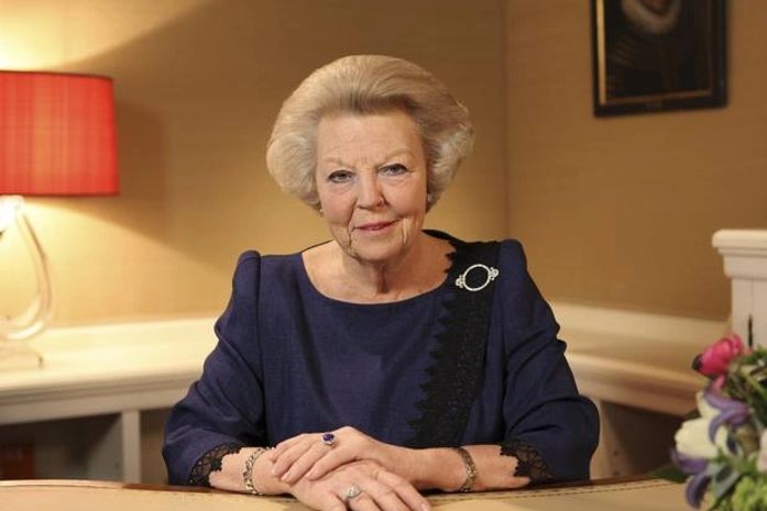 Rainha da Holanda anuncia que abdica do trono em abril
