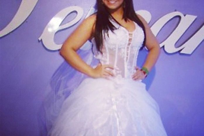 Mulher Melancia se veste de noiva e dispara: 'Agora só falta o pedido'