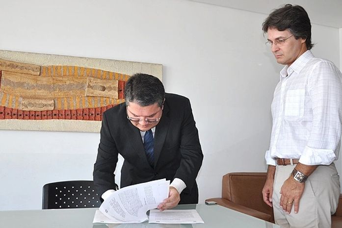 Delegado-geral Paulo Cerqueria e o presidente do (SHRBS-AL), Waldir Santos Duarte ( Fotos: Emerson Lima )