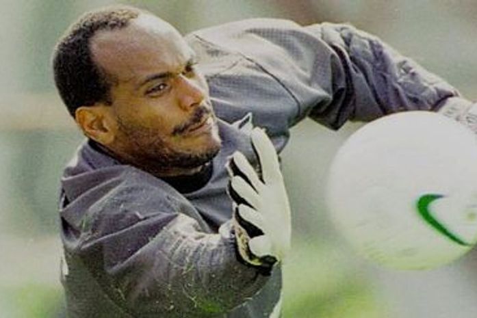 Wagner, ex-Botafogo, vira taxista e dono de quiosque