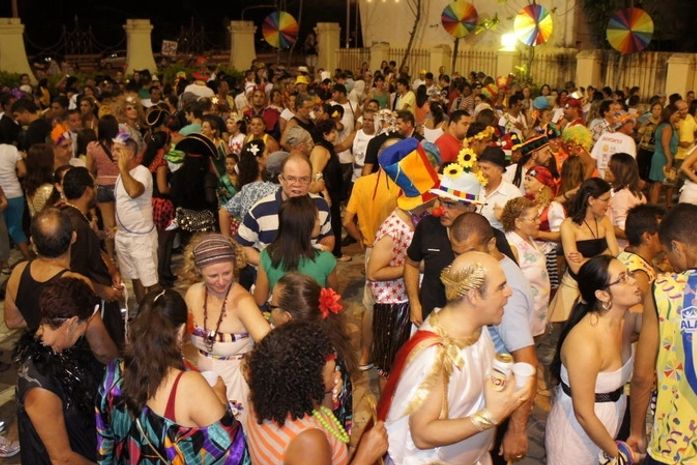 Bloco Filhinhos da Mamãe faz 30 anos de animação no pré-carnaval de Maceió