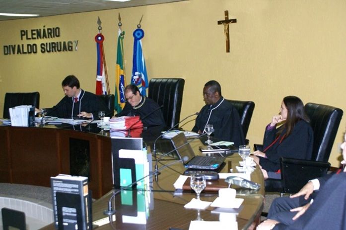 Pleno do TCE reunido