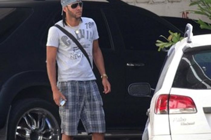 Alagoano Dênis Marques aparece no Arruda, mas não participa de treino