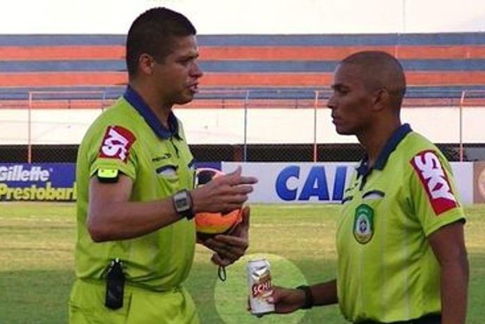 Francisco Carlos relata na súmula latinha arremessada no gramado do Médici