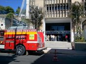 Bombeiros no prédio da Sefaz