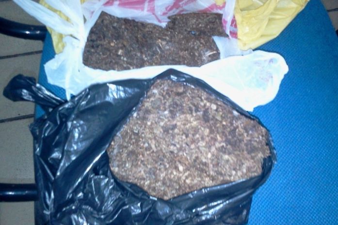 Polícia apreende quase 1kg de maconha e mais de mil reais