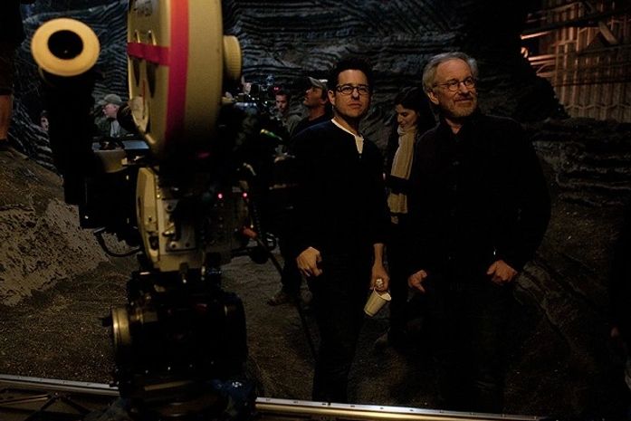Com filmes grandiosos, Abrams segue passos de mentor Spielberg