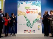 Símbolo da Copa no Brasil parece logotipo de multinacional