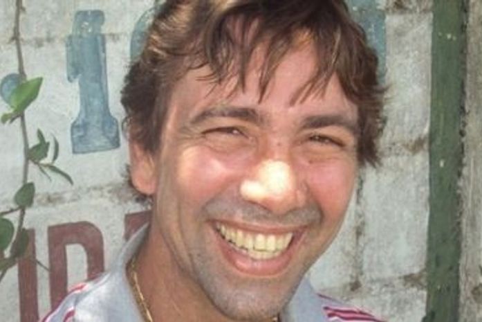 Ex-corintiano sofre para trabalhar após acidente