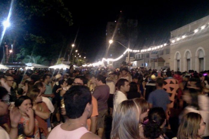 Vídeo:Jaraguá Folia abre prévias carnavalescas em Maceió