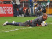 Olha Ele! Ex-corintiano deixa fama de mulherengo e renasce no interior