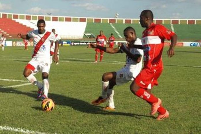 CRB vence o Feirense, mas está eliminado da Copa do Nordeste