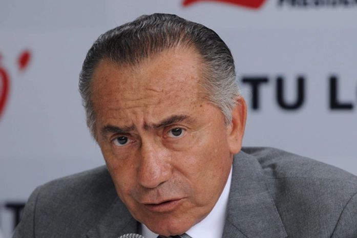 Lino Oviedo morre em acidente de helicóptero