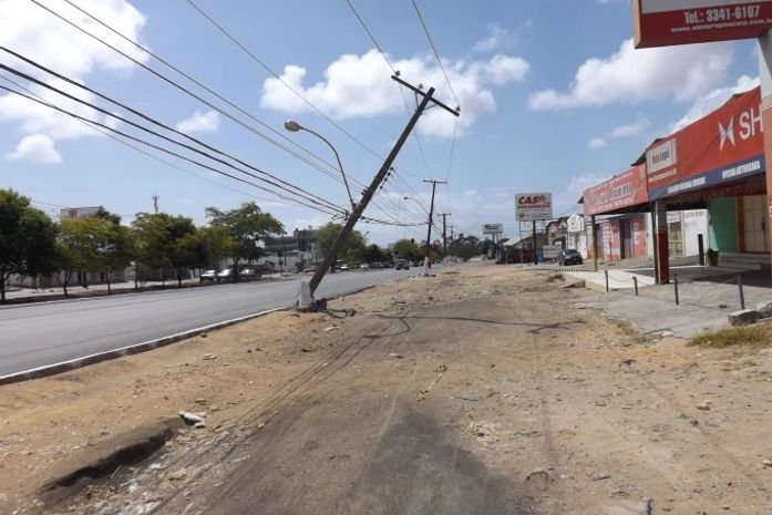 Acidentes de trânsito danificam 27 postes somente em janeiro