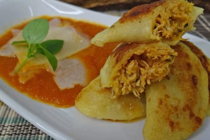 Ravioli de batata fica pronto rapidinho e leva o recheio que você quiser