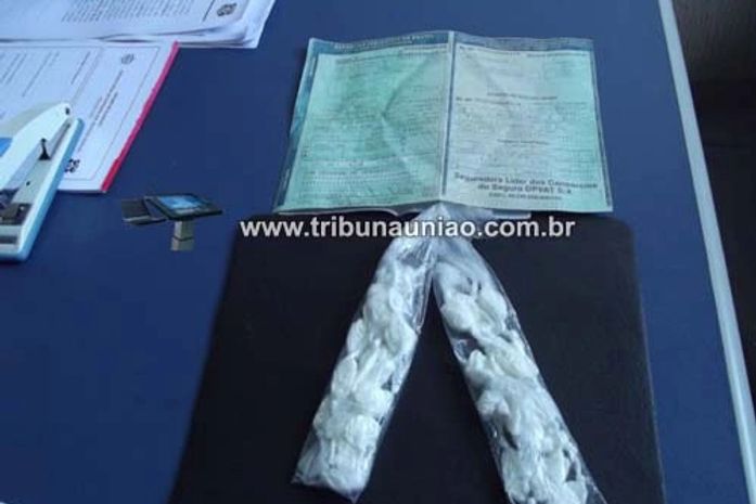 Papelotes de cocaína foram encontrados com as vítimas