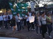 Grupo faz caminhada silenciosa no retorno às aulas da UFSM