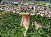 Voçoroca em Rio Largo avança sobre área urbana e já ameaça residências próximas