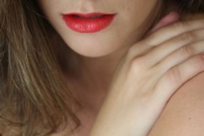 Ex-BBB Laisa vai procurar namorado na TV: 'Se der certo, qual o problema?'