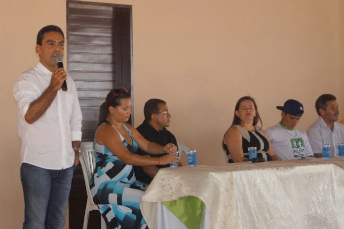 Charles Pacheco prestigia aula inaugural do Projovem Adolescente