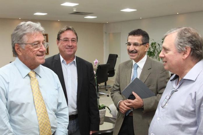 Governador Teotonio Vilela, empresário Tarso Jereissati, empresário Elias Vilela e secretario Luiz Otavio Gomes